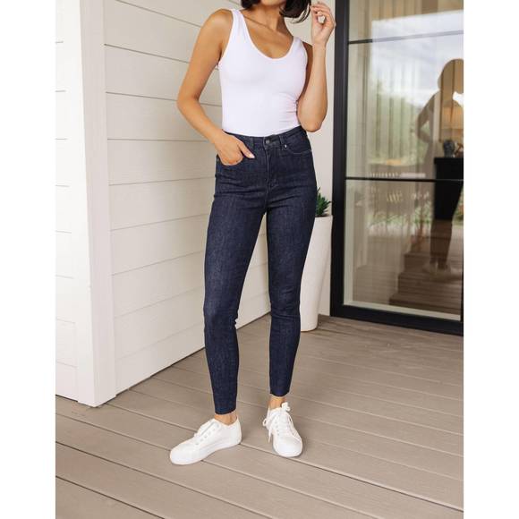 NEW JUDY BLUE high rise control top skinny jeans in dark wash - Picture 4 of 4